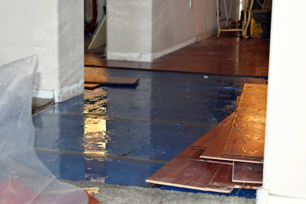 Professional Flood Damage Restoration technician working in Snyder, TX
